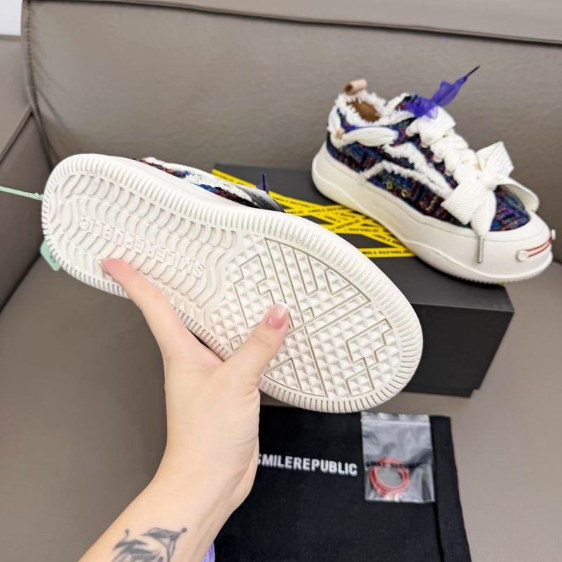 Smilerepublic Canvas Shoes